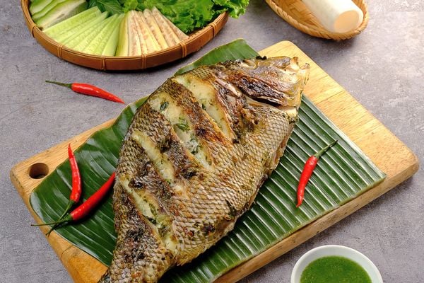  Cá Gáy Nướng Muối Giã Ớt Xiêm Xanh - The Emperor Fish Grilled With Green Chili Salt (100gram) 