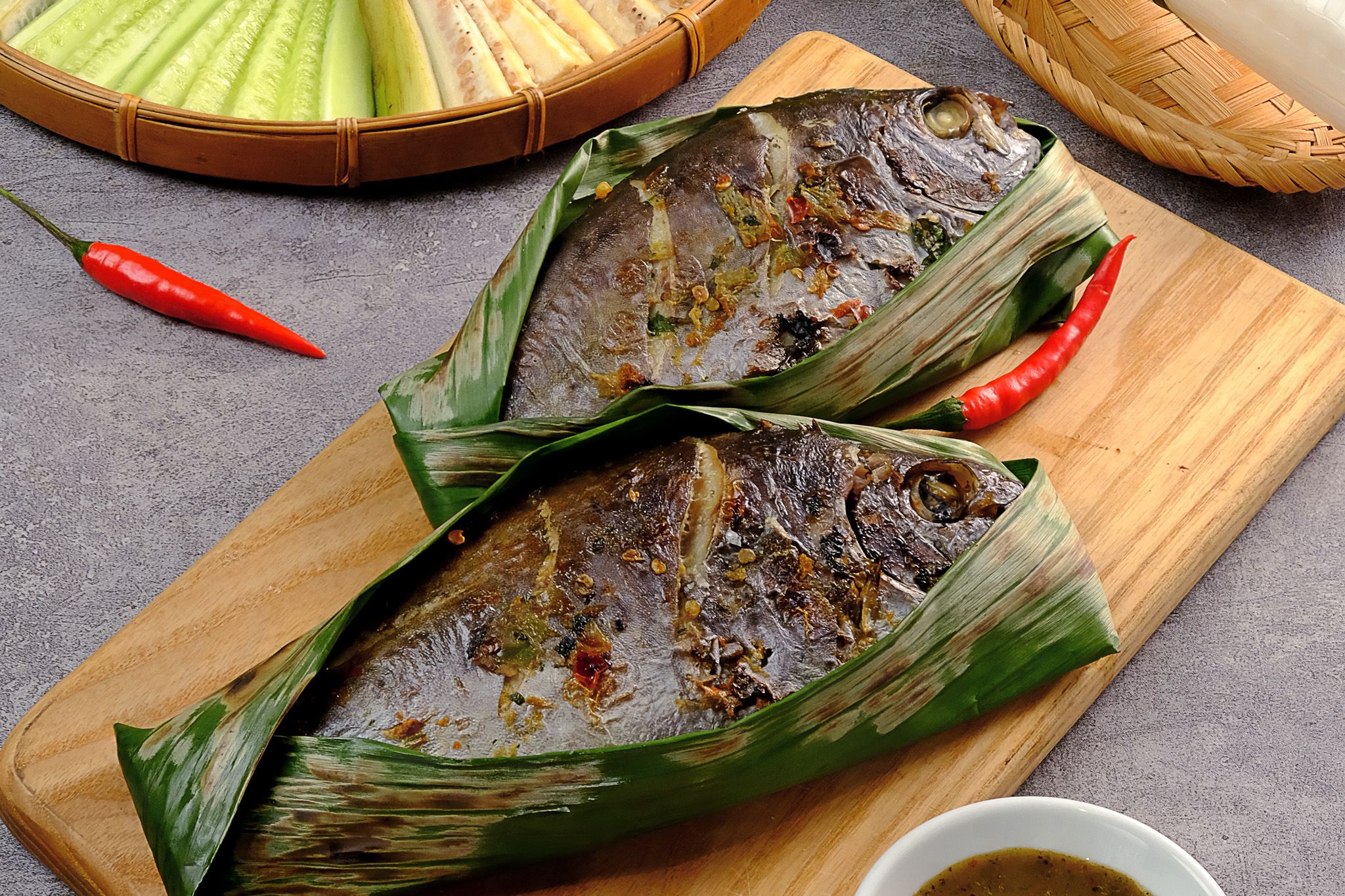  Cá Giò Nướng Lá Chuối - Grilled Crispy Fish in Banana Leaf 