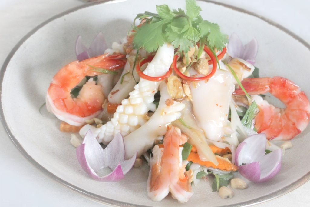  Gỏi Hải Sản và Củ Sen Sốt Chanh Muối - Salted Lemon Lotus Root Salad With Seafood 