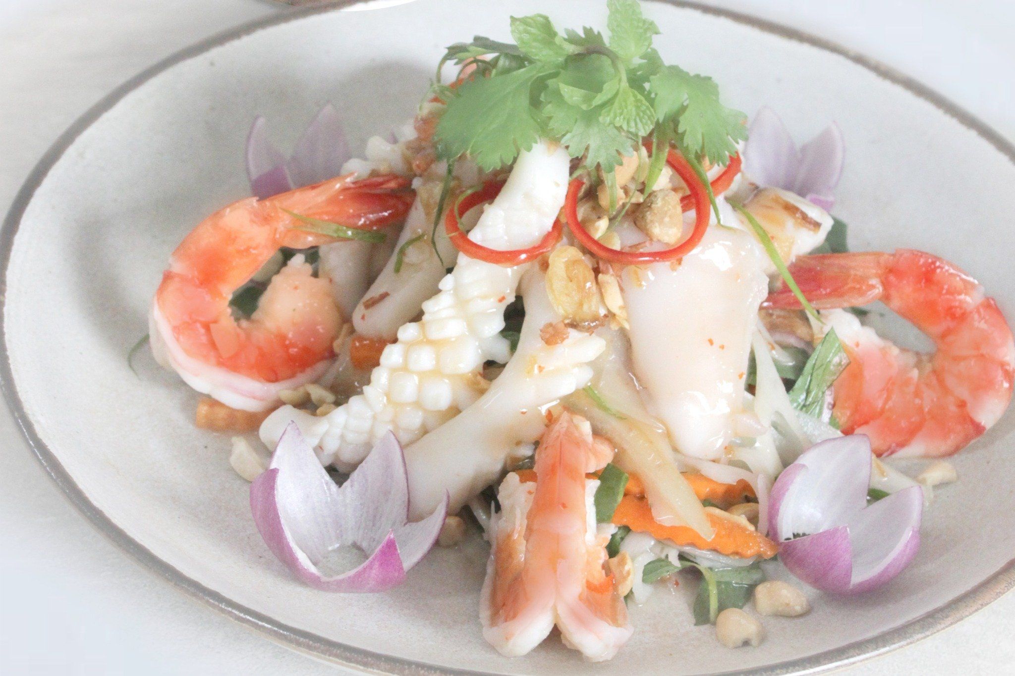  Gỏi Hải Sản và Củ Sen Sốt Chanh Muối - Salted Lemon Lotus Root Salad With Seafood 
