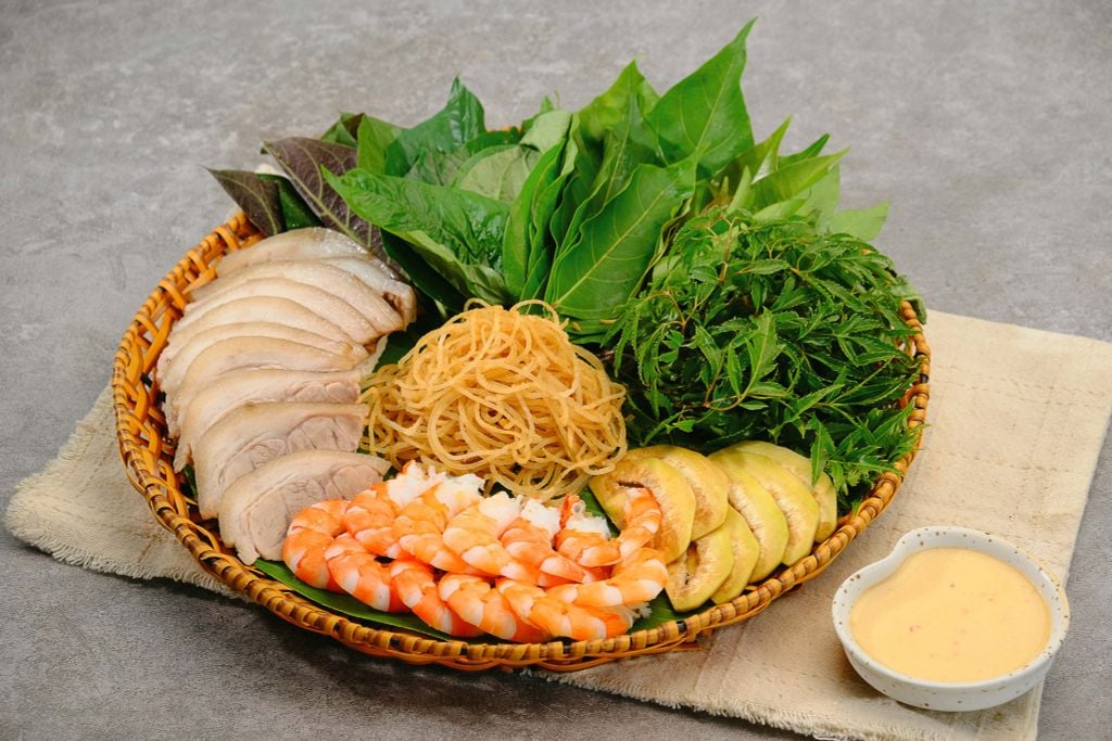  Lá Gói - Shrimp, Pork Meat & Shredded Pork Skin Wrapped In Herbal Leaves 