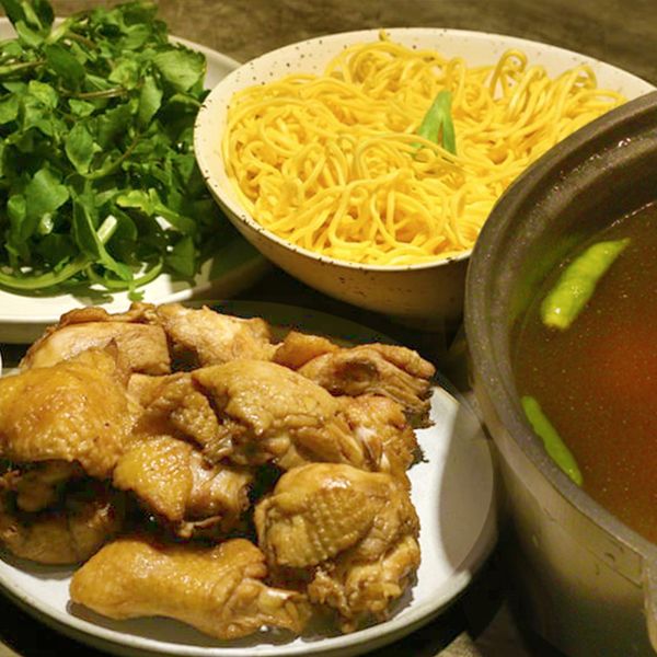  Lẩu Gà Ớt Hiểm ( Sơ Chế) - Prepared Chicken Hotpot With Green Chili 