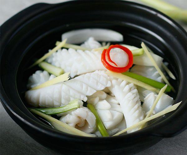  Mực Lá Hấp Gừng - Squid Steamed With Ginger 