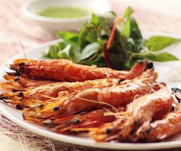  Tôm Biển Nướng Muối Ớt – Grilled Ocean Prawn With Chili Salt (10 Pieces) 