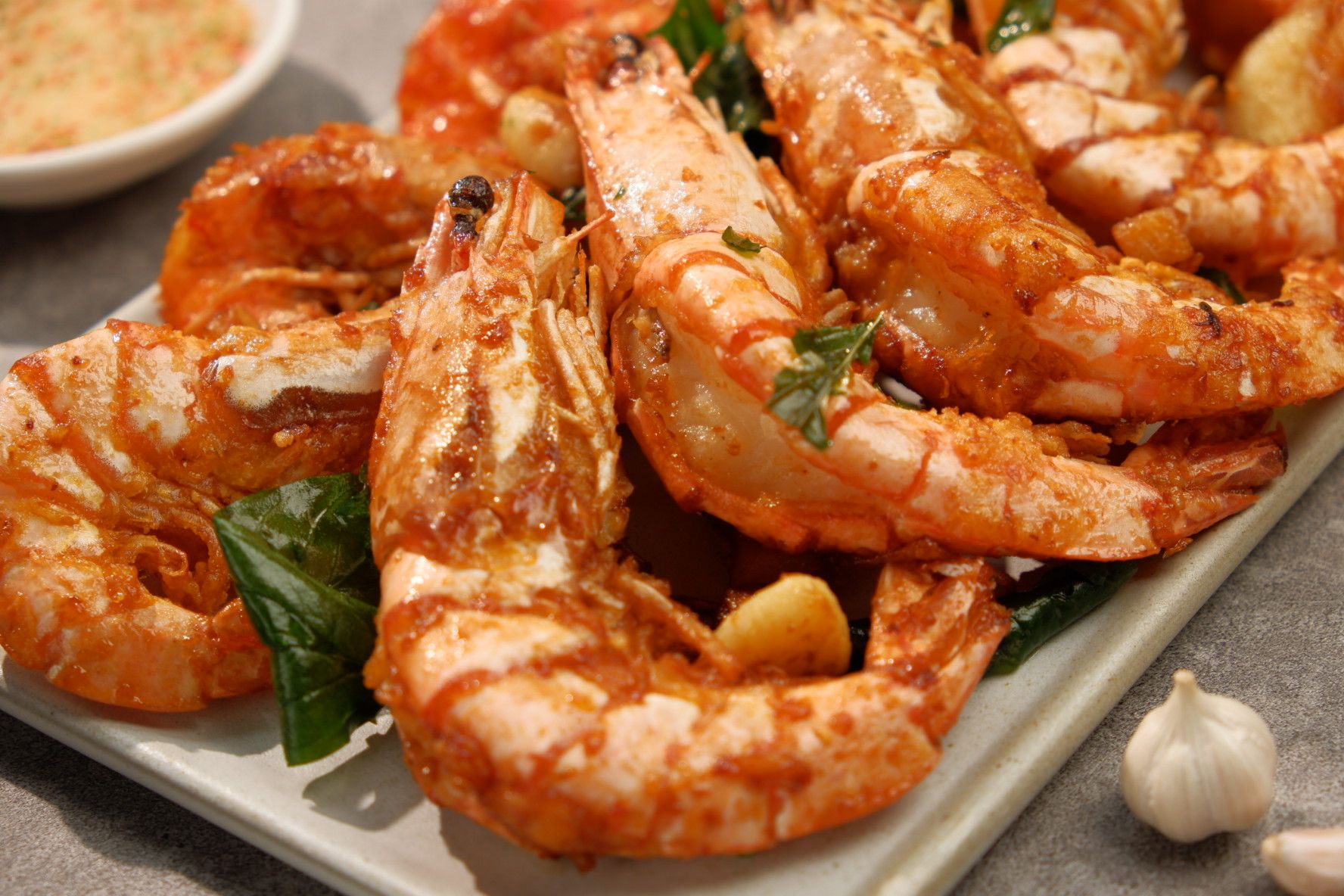  Tôm Cháy Tỏi (10con) - Ocean Prawn sauted with Garlic (10 Pieces) 