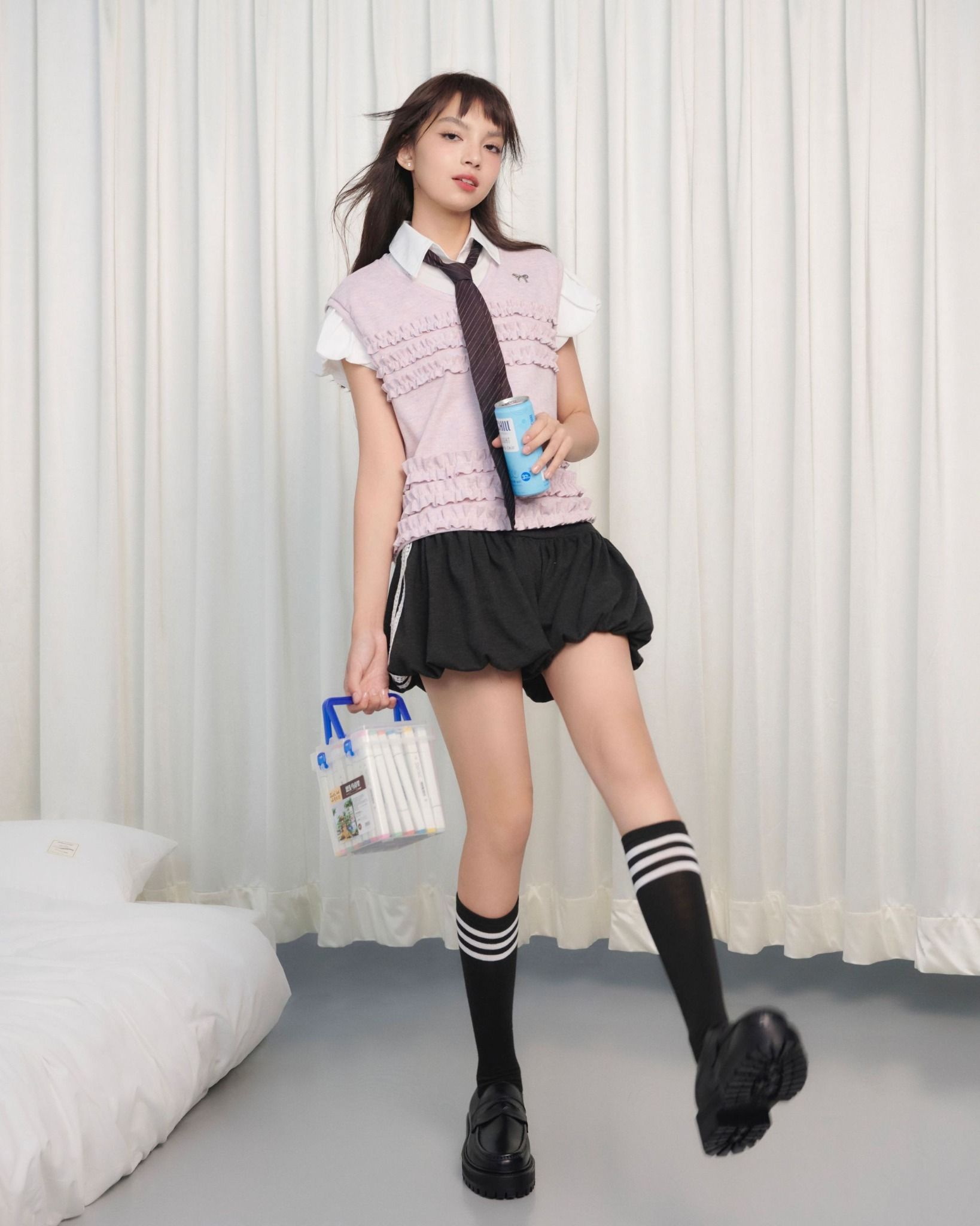  Ruffle Gilet - Áo gilet kiểu ruffle chất liệu thun bề mặt nỉ mịn 