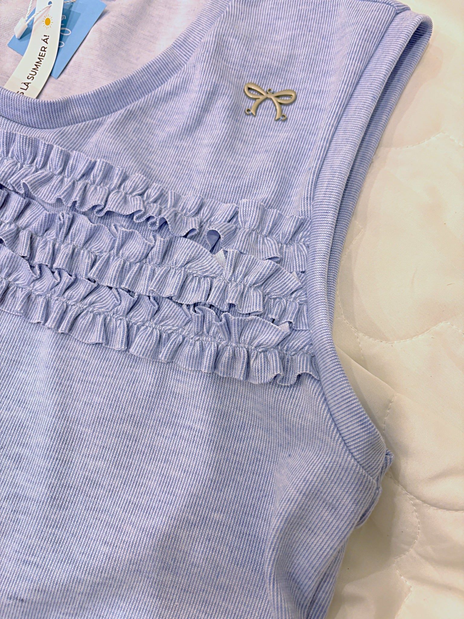  Ruffle Gilet - Áo gilet kiểu ruffle chất liệu thun bề mặt nỉ mịn 