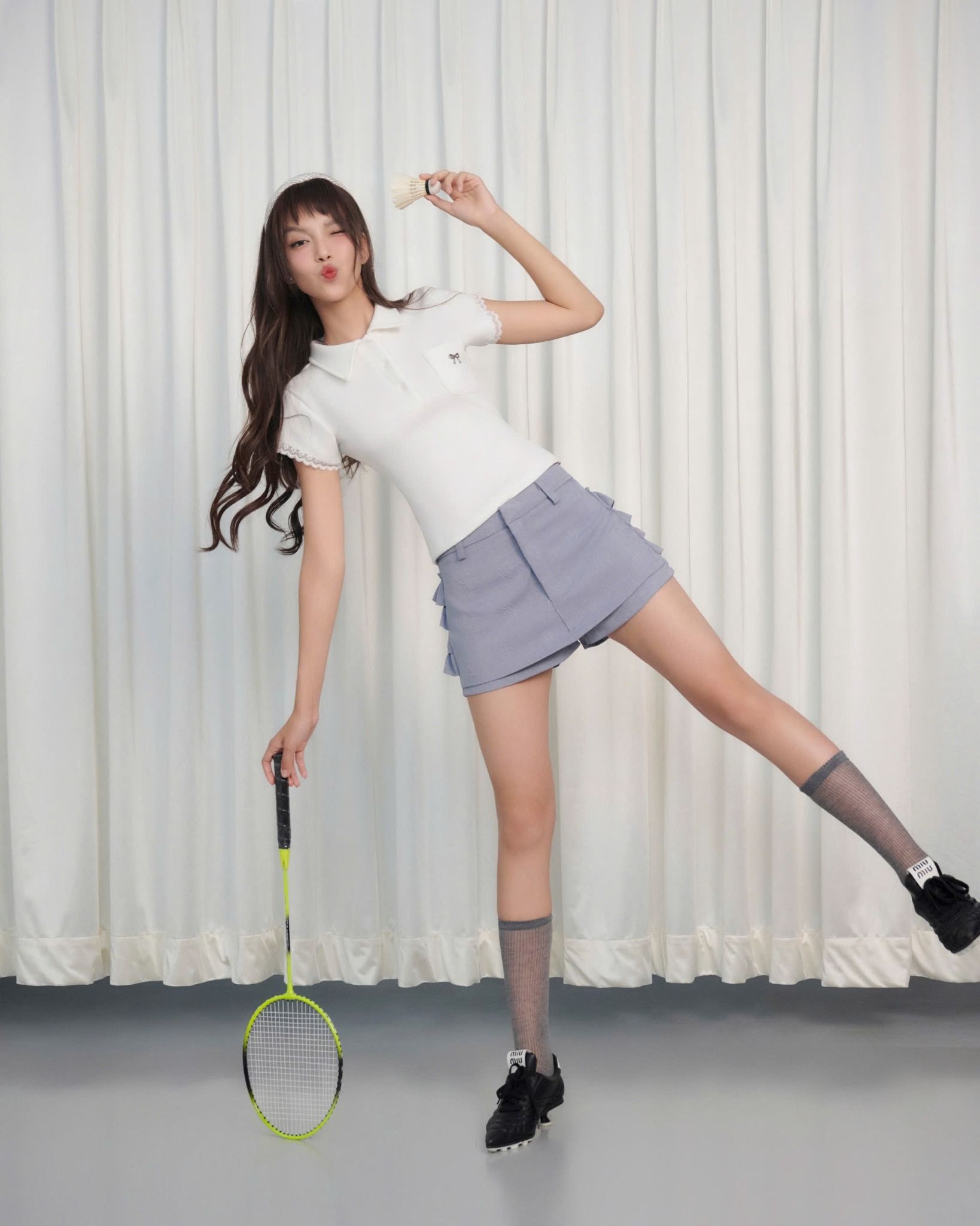  Chic Skort - Quần váy vải khắc hoa dập nổi với chi tiết ruffle 