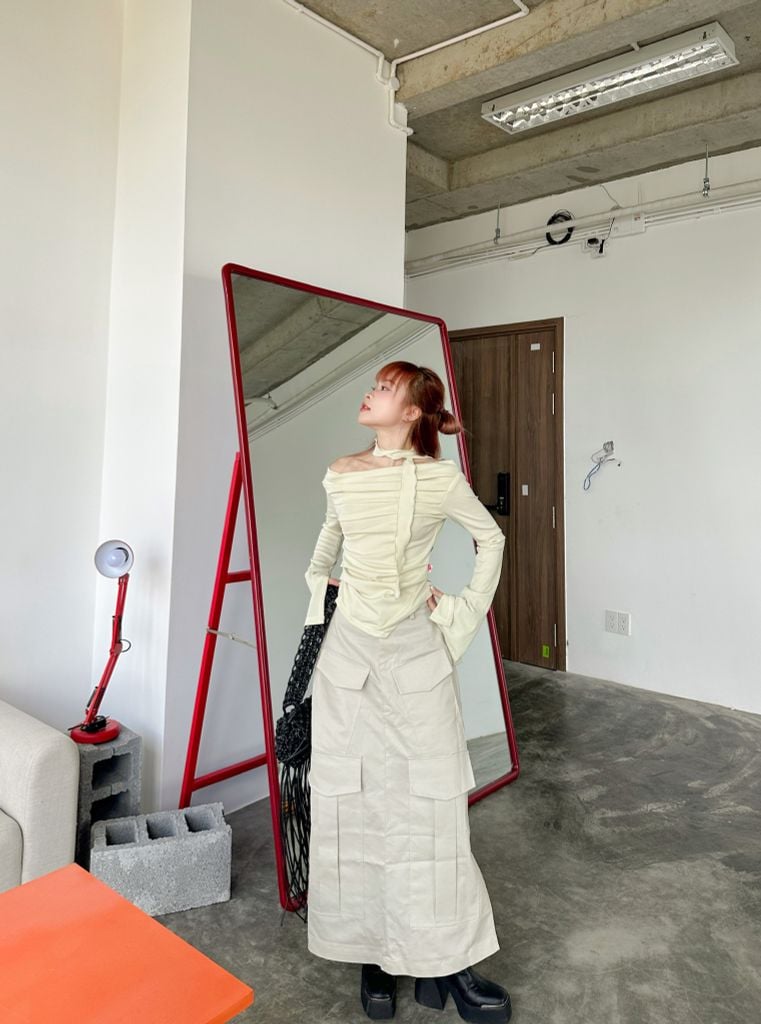  Áo trễ vai xếp ly ngực 