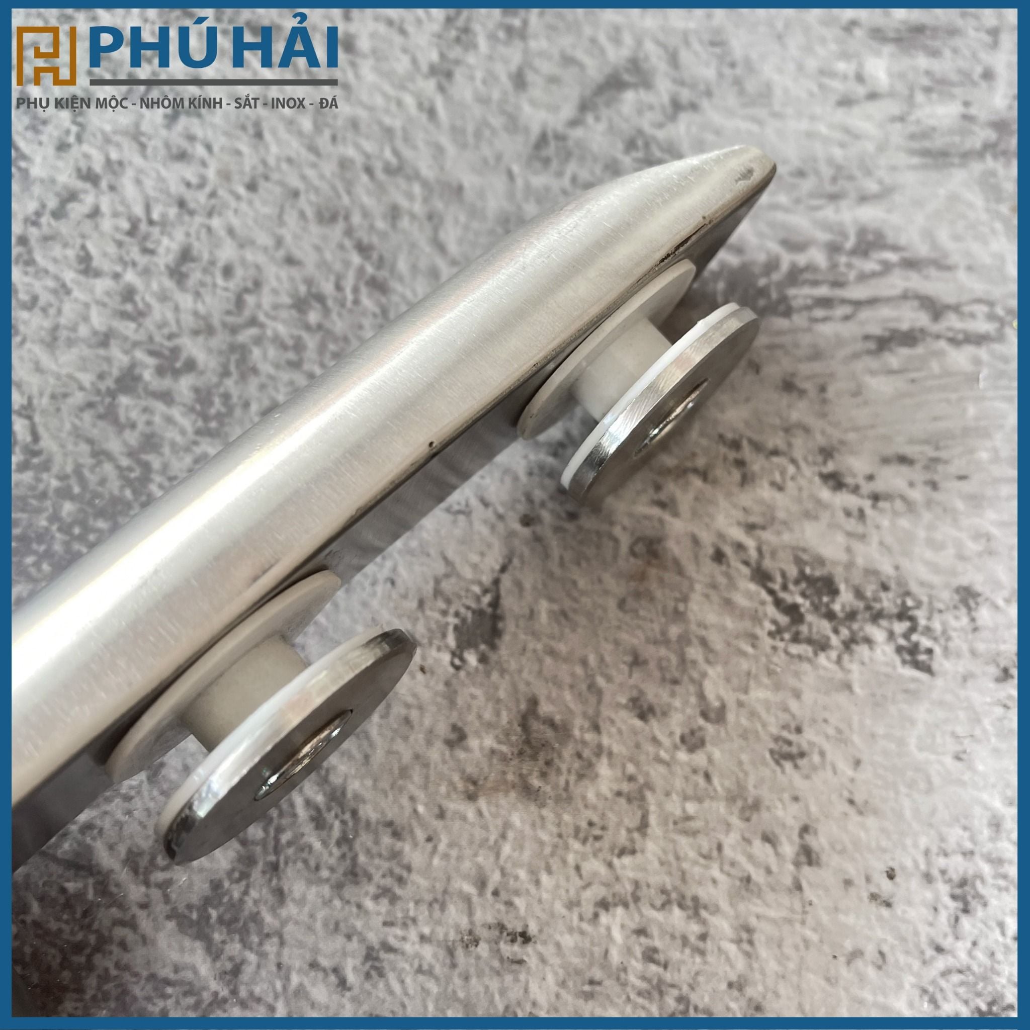 Trụ cầu thang tròn rỗng phi 38 cao 20 – Phân Phối Vật Tư Phụ Kiện Phú Hải