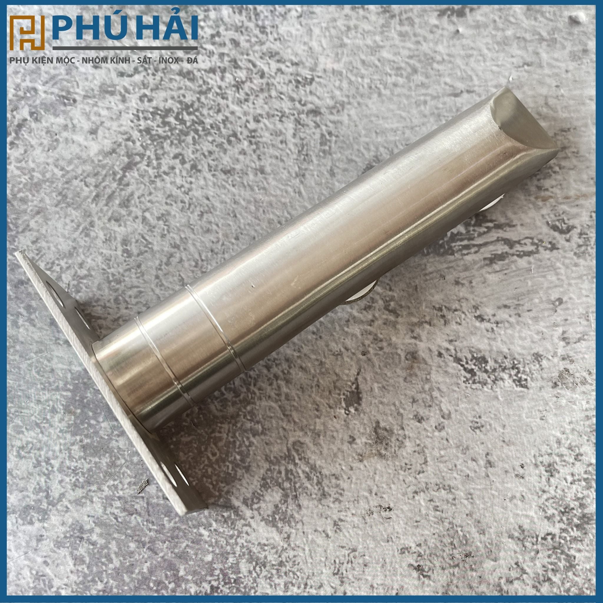 Trụ cầu thang tròn rỗng phi 38 cao 20 – Phân Phối Vật Tư Phụ Kiện Phú Hải