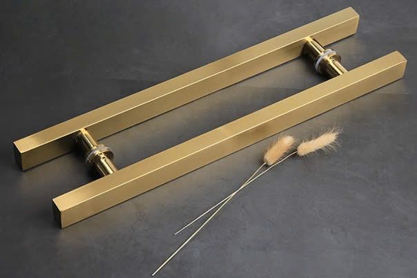  Tay nắm cửa kính vàng chân vuông 20 *40 *1000 