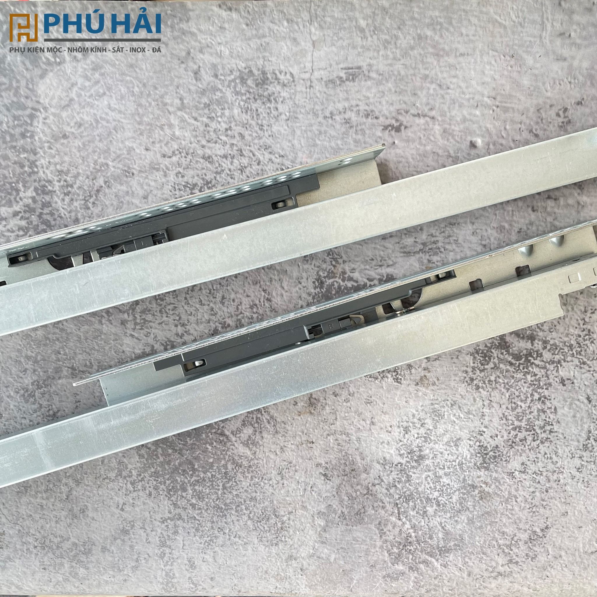 RAY ÂM NHẤN MỞ HAMMERDED 450mm – Phân Phối Vật Tư Phụ Kiện Phú Hải