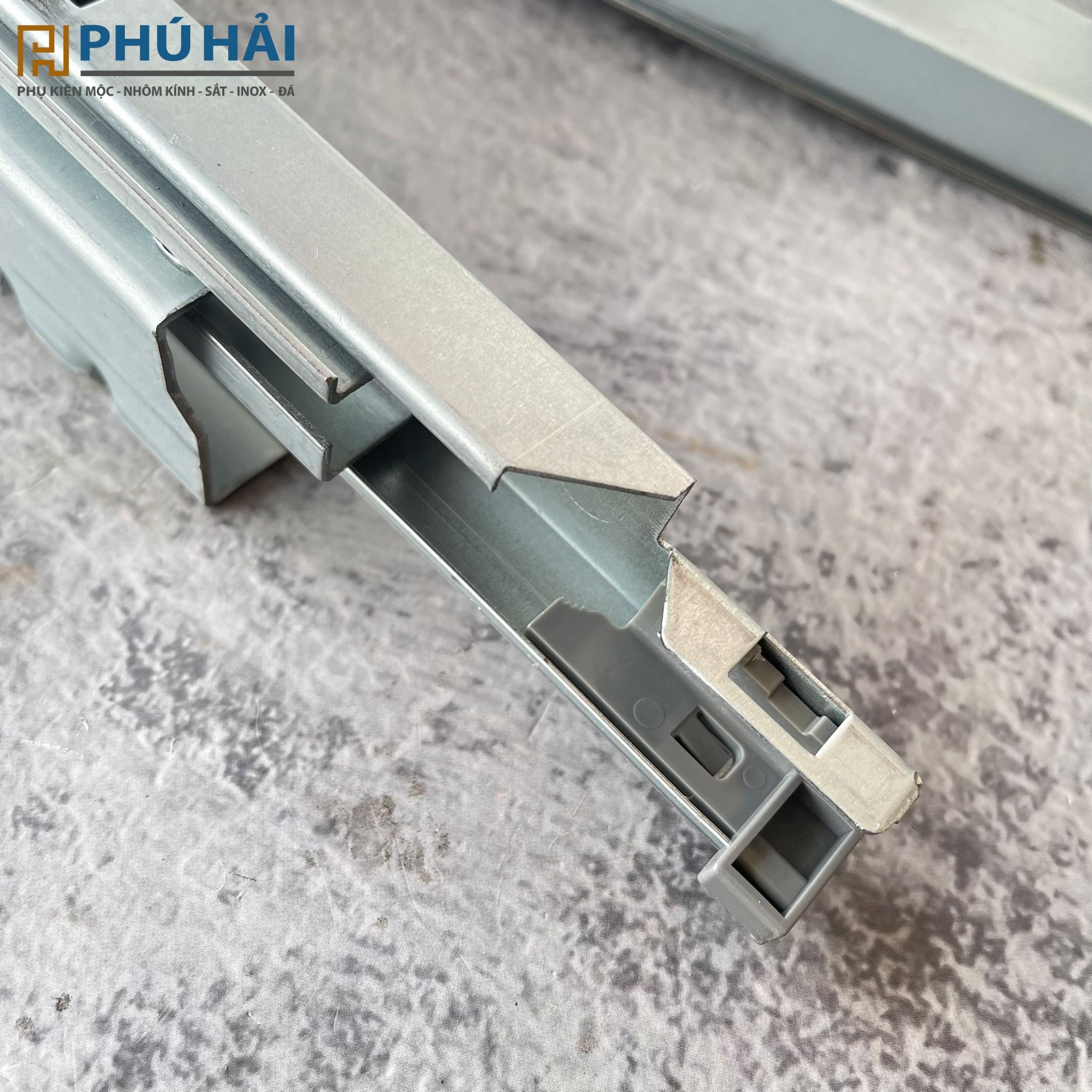 RAY ÂM NHẤN MỞ HAMMERDED 450mm – Phân Phối Vật Tư Phụ Kiện Phú Hải