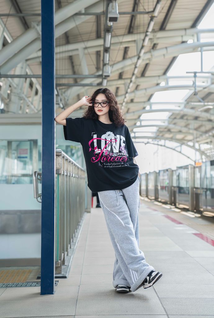 Áo Thun Unisex Love Forever Cotton Overco - O1A95