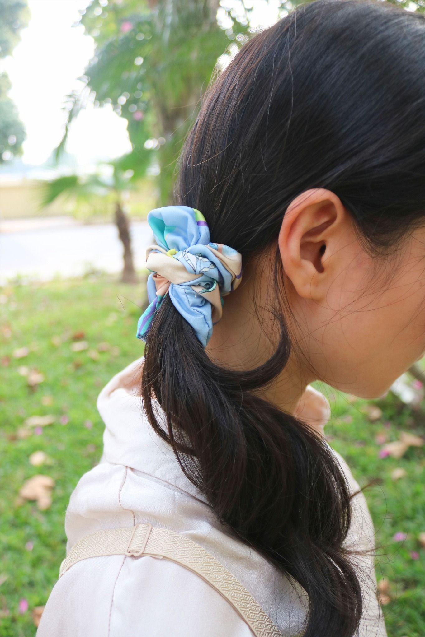 Scrunchie - Dây buộc tóc vải loang nhung sành điệu | Shopee Việt Nam