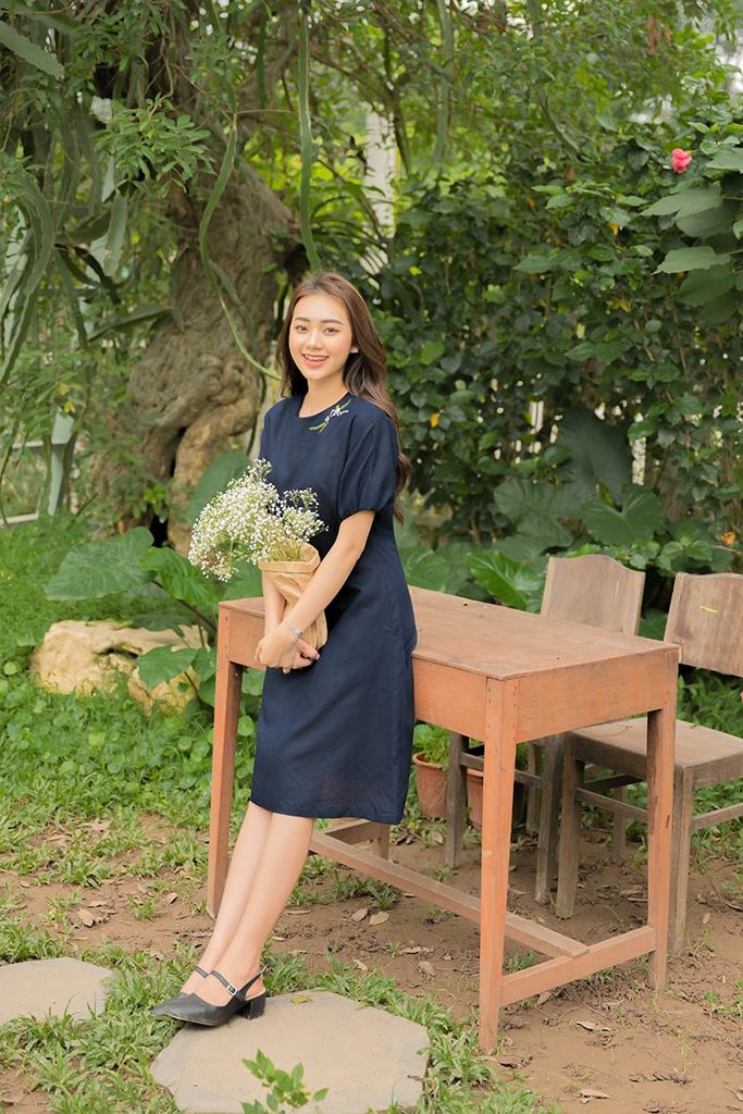 Váy Linen Thêu Chiết Eo BST 