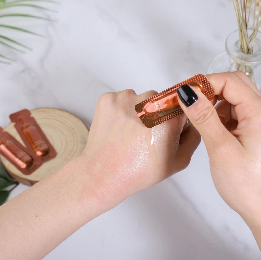 Tinh chất dưỡng OHUI THE FIRST Geniture Grnummune Vitamin Complex 8.0% Ampoule - Sample 1ml