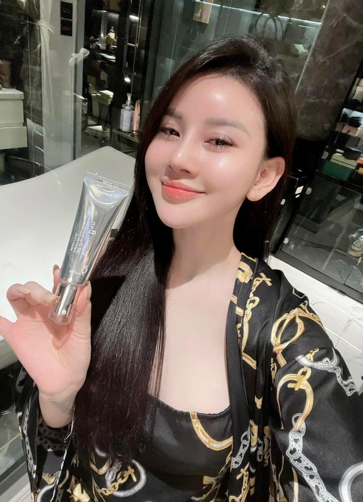 Kem Dưỡng Nâng Tone 9Wishes VB Premium SPF 21 PA++ 50ml