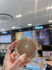 Phấn Nước Tái Sinh Whoo Cheongidan Radiant Essence Cushion SPF50+/PA+++ HOA HIÊN TÁI SINH