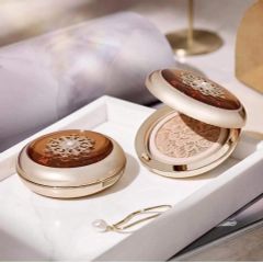 Phấn Nước Tái Sinh Whoo Cheongidan Radiant Essence Cushion SPF50+/PA+++ HOA HIÊN TÁI SINH