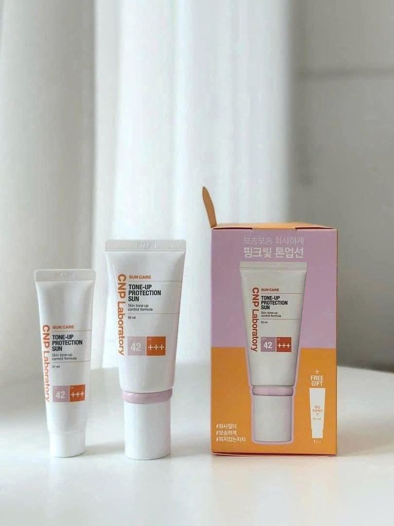 Set kem chống nắng CNP 50ml+31ml nâng tone cho da dầu