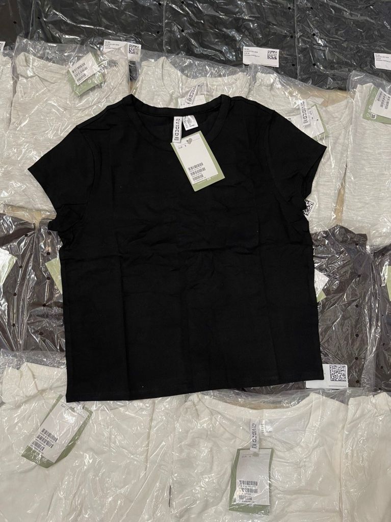 ÁO THUN NỮ H&M CỘC TAY DÁNG NGẮN