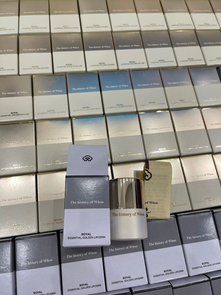 DƯỠNG MÔI TINH CHẤT VÀNG 24K WHOO ROYAL ESSENTIAL GOLDEN LIPCERIN HŨ 15ML FULLBOX