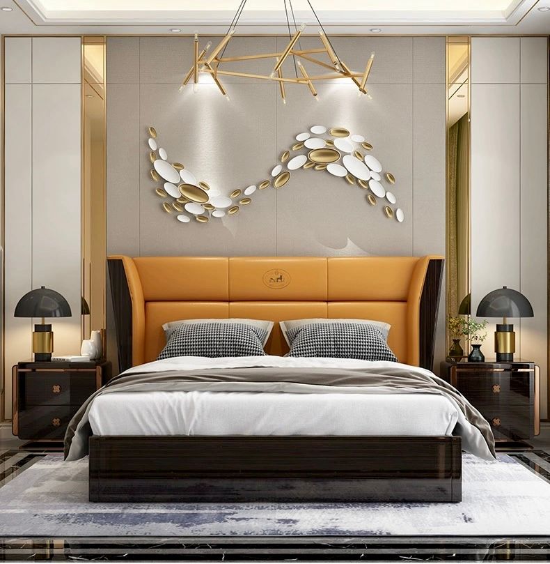 Giường ngủ bọc da bò, gỗ sơn bóng piano GN047