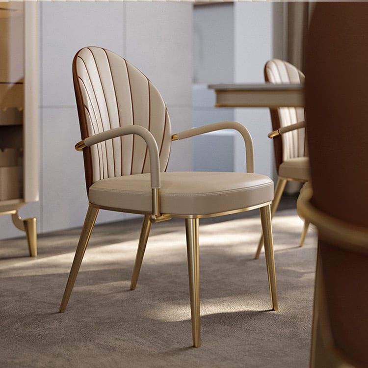 Ghế ăn có tay inox mạ titan vàng bọc da công nghiệp cao cấp GA042