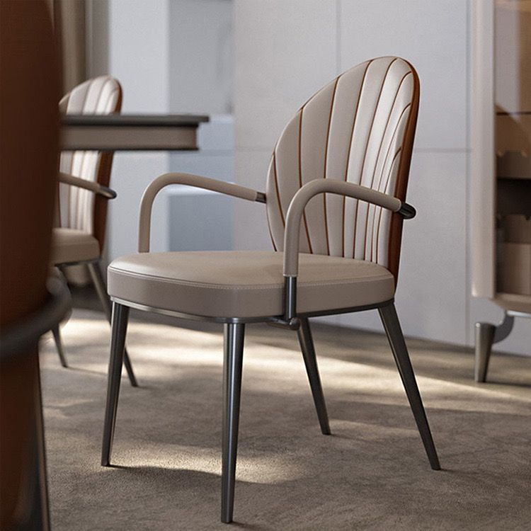 Ghế ăn có tay inox mạ titan vàng bọc da công nghiệp cao cấp GA042