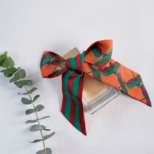  Khăn twilly họa tiết lọng che đầu 