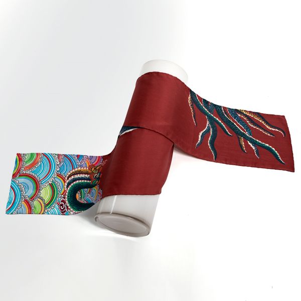  Khăn dài họa tiết rắn ba đầu chín đuôi 