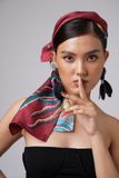  Khăn dài họa tiết rắn ba đầu chín đuôi 
