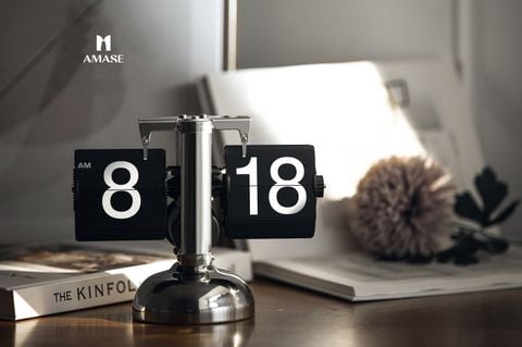 Đồng hồ số bằng thép cao cấp màu đen