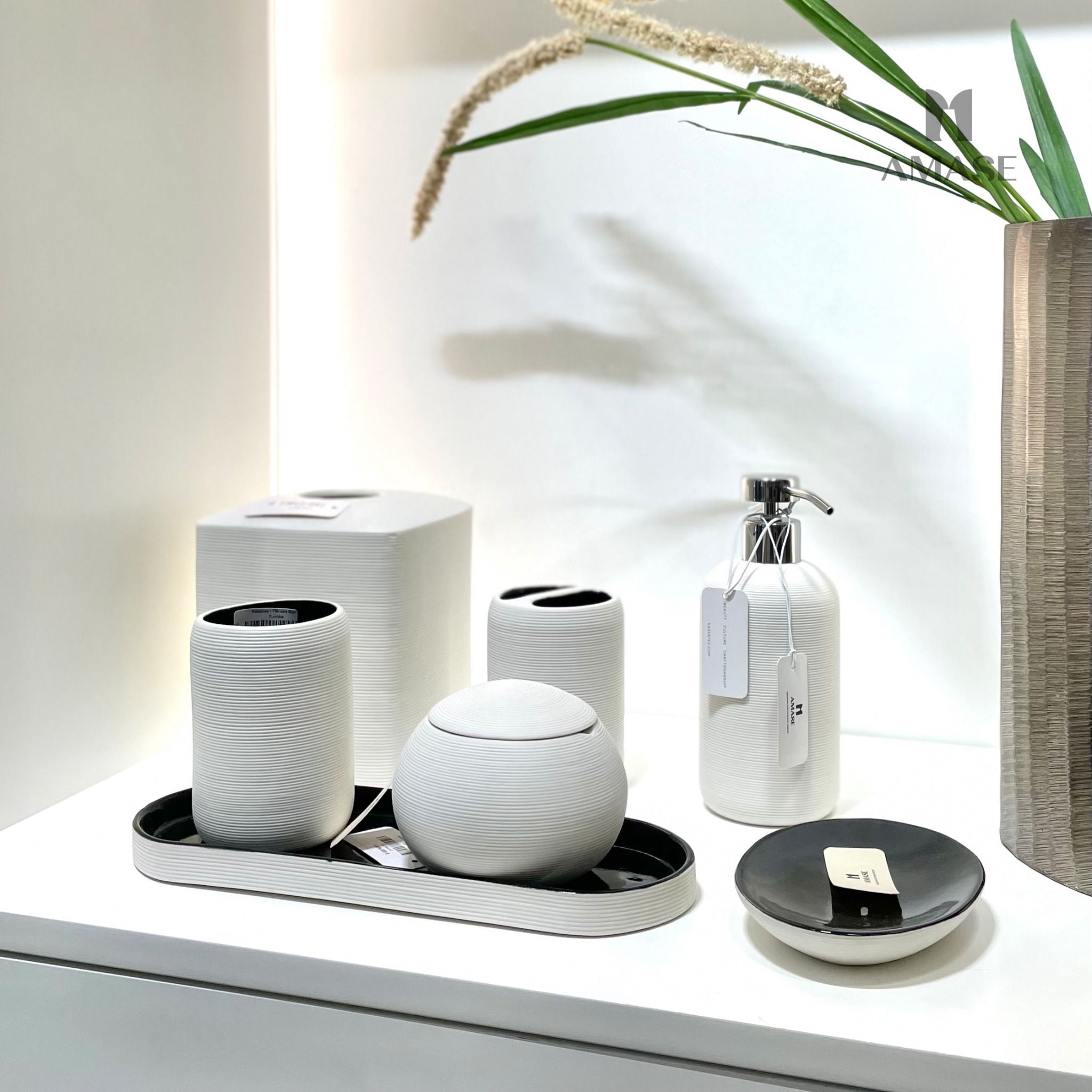 Set Kassatex Fillmore Bath Accessories AMASE Modern and Elegant Decor