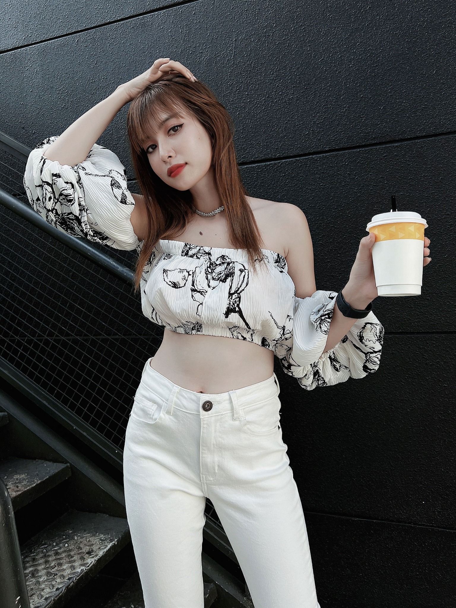  Quần jean ống loe cạp cao lai thường đen và trắng HQJEANS 