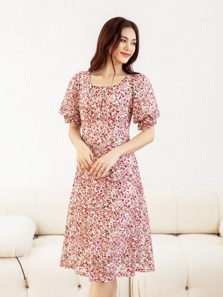  Đầm ren cổ vuông , tay phồng họa tiết hoa nhí xinh xắn 0657/1.381 