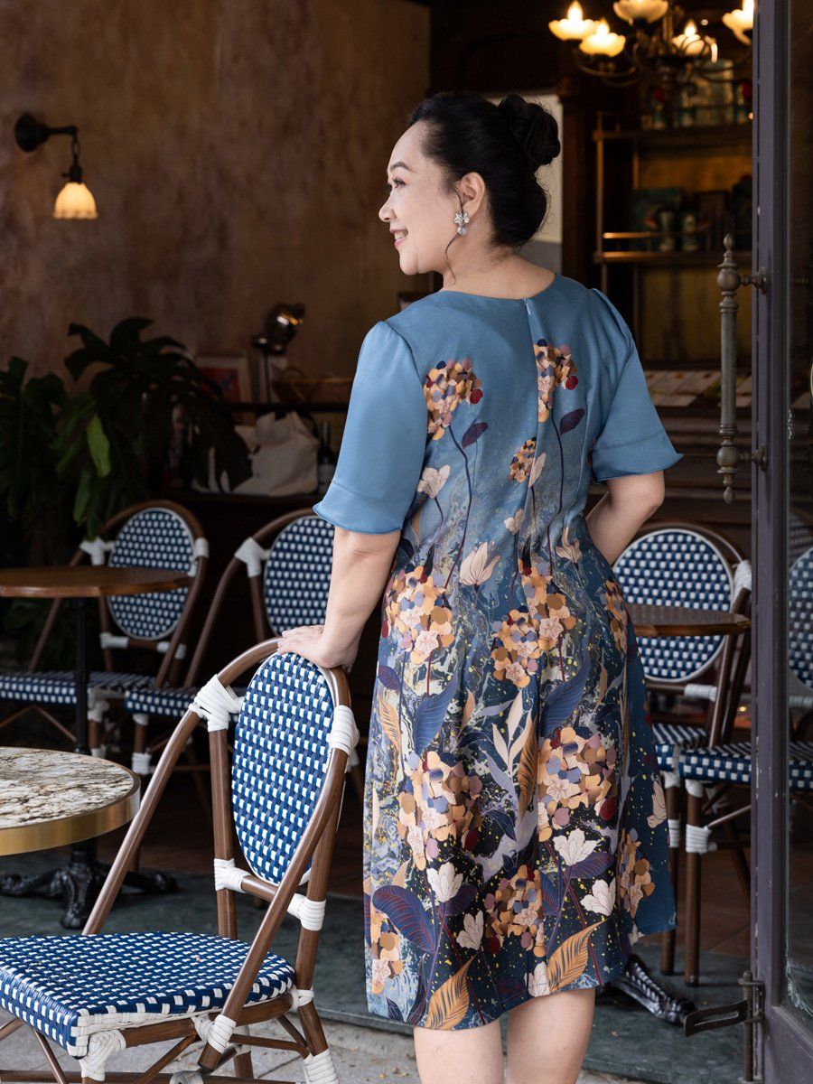  Hạnh Đầm suông cổ tròn in họa tiết hoa, tay bèo 
