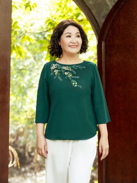  Áo cổ tròn thêu họa tiết thêu tay, tay lửng 3417/3.466 