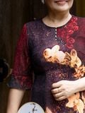  Đầm dài voan cổ tròn hai tà họa tiết, tay loe 