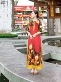  Đầm dài Hạnh cổ tròn 2 tà họa tiết, tay loe 