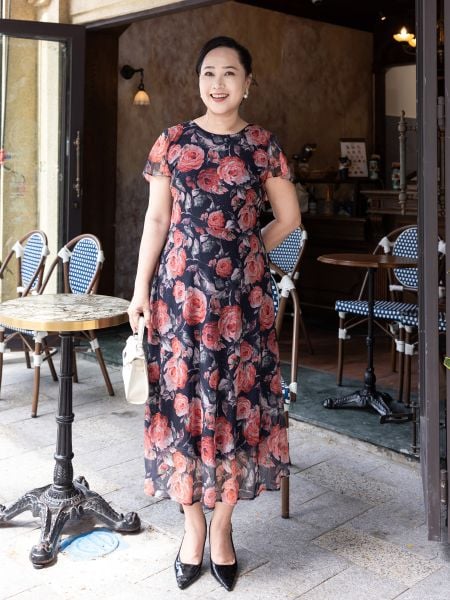  Hạnh Đầm dài cổ tròn, in họa tiết hoa hồng, tay ngắn 4628/5.38 