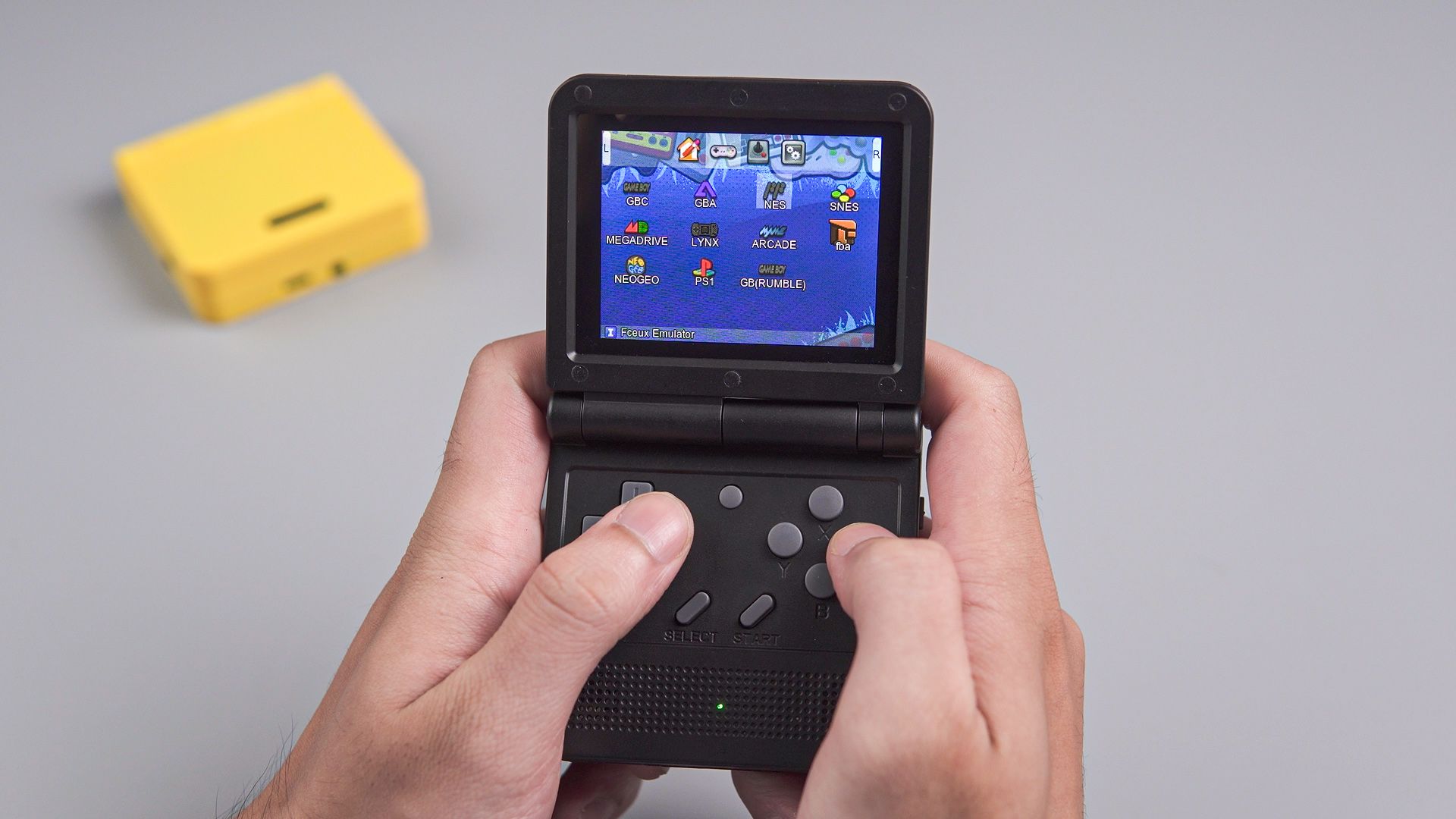  Máy chơi game cầm tay Powkiddy V90 