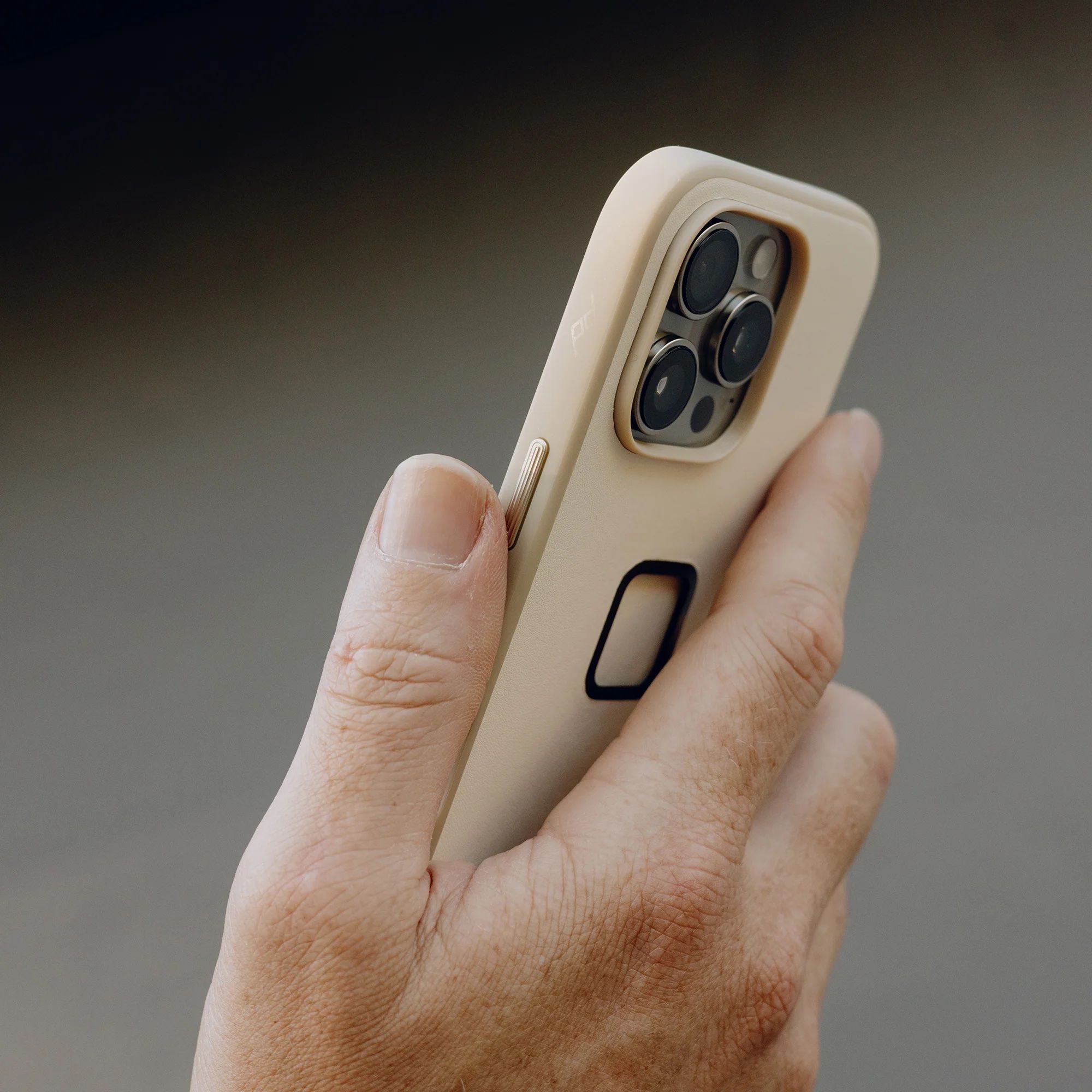  Ốp Peak Design Mobile Everyday Clarino -  iPhone 16 Series 