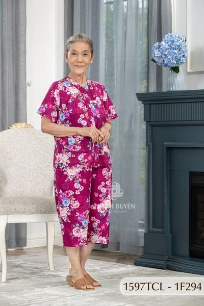 1597TCL- Đồ bộ Tole cho bà mặc nhà Thành Duyên, cổ lá trầu , tay ngắn, quần lửng, không rút, thoáng mát (23-10-2024)