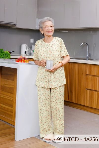 9546TCD(4A) Đồ bộ bông cho bà mặc nhà Thành Duyên chất liệu Thun cao cấp, cổ tròn, tay ngắn, quần dài (2025)