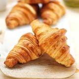  Bánh Sừng Trâu Bơ Truyền Thống Mini  25.5% bơ D'OR (8 bánh) 