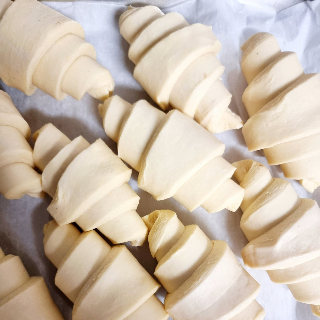 Bánh Sừng Trâu Bơ Truyền Thống Mini  25.5% bơ D'OR (8 bánh) 