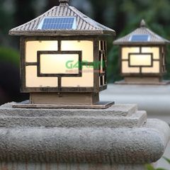 Đèn Trụ Cổng Năng Lượng Mặt Trời HCM Hình Ngôi Nhà Mái Chóp Màu Vàng Đồng